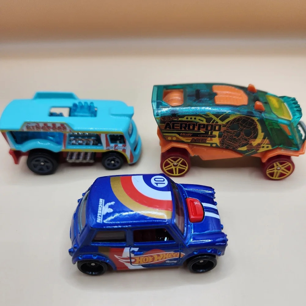 Hot Wheels Diecast Lot 2014 2015 Morris Mini Aero Pod Chill Mill - Nice